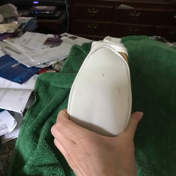 White bag with variations of geometric shapes in shades of metals. Strap incl. - Picture 4 of 7